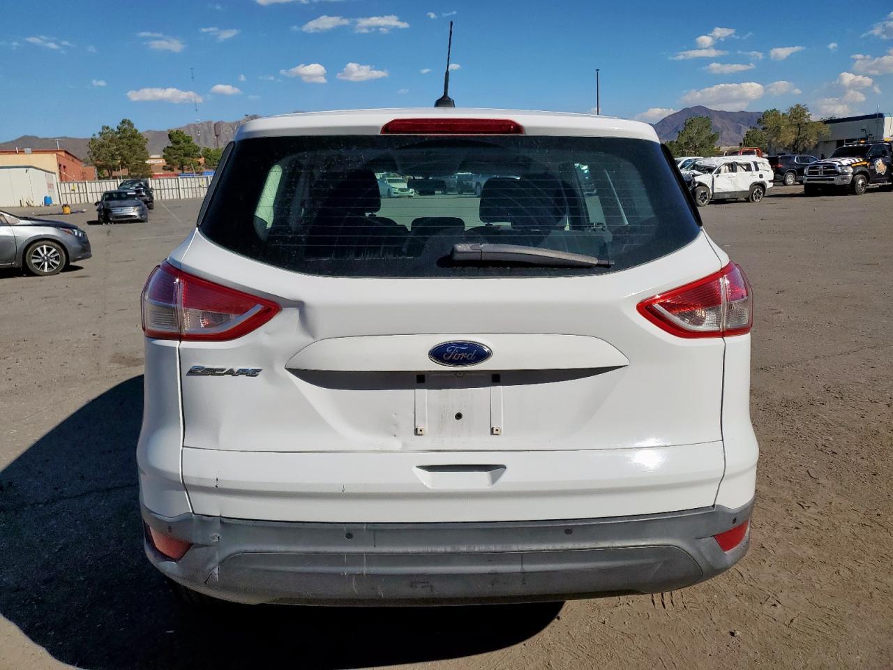 2014 Ford Escape S - Фото 6