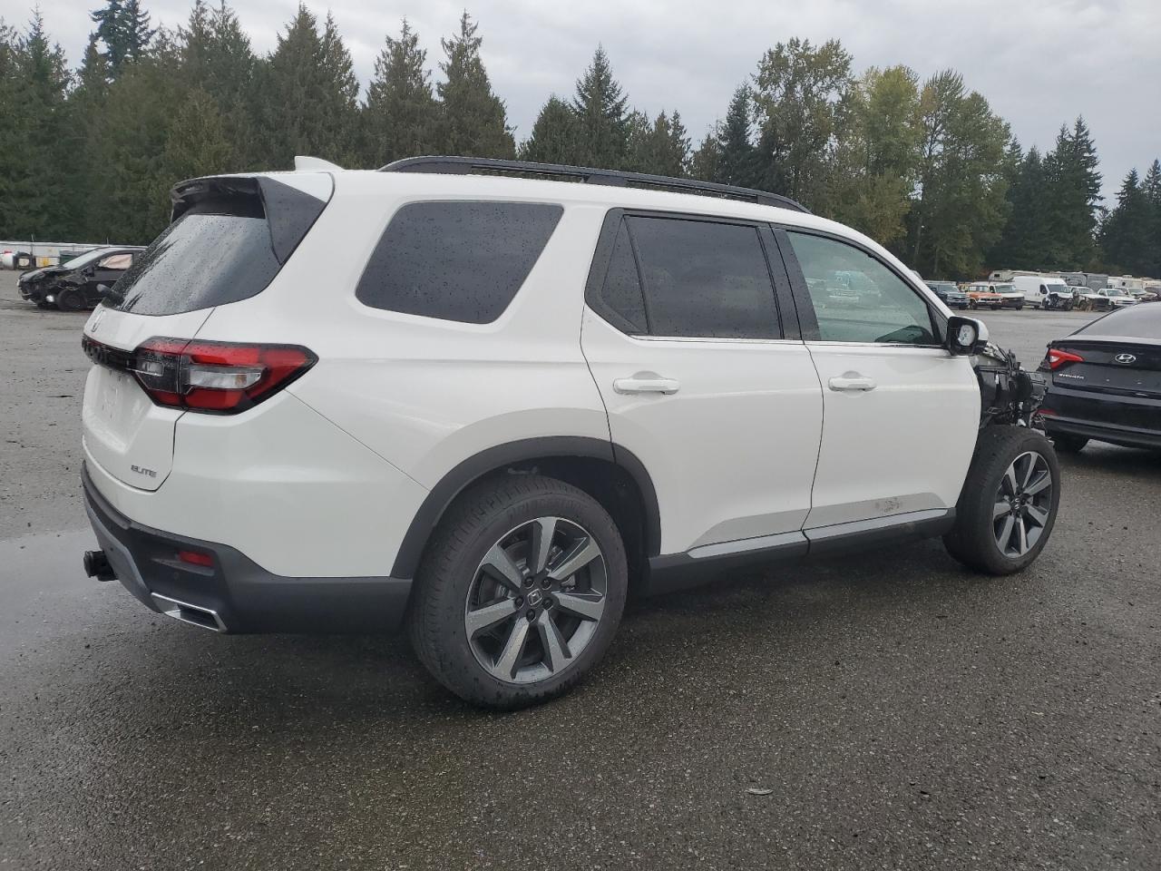 2025 Honda Pilot Elite - Image 3