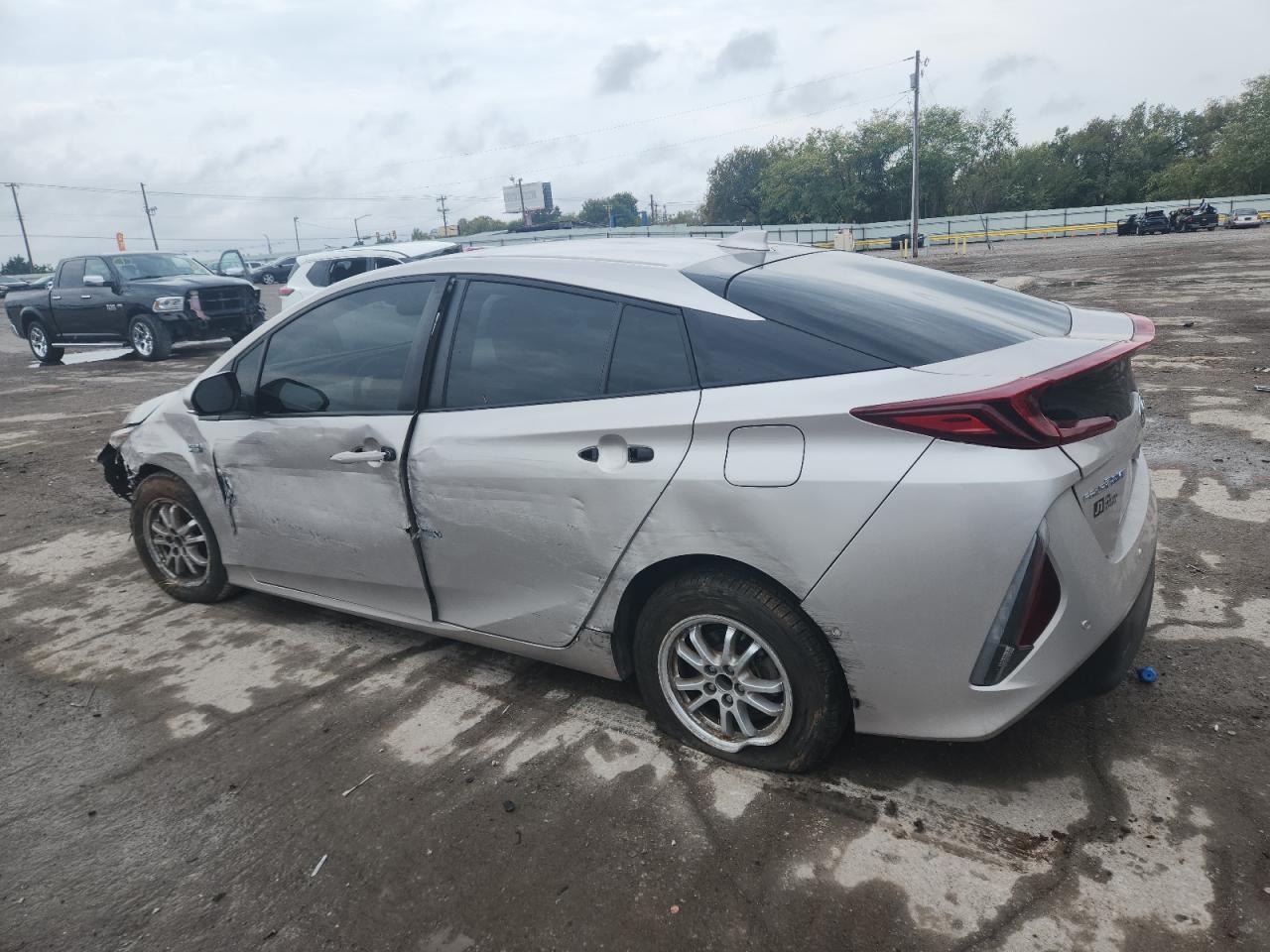 2022 Toyota Prius Prime Le - Фото 2