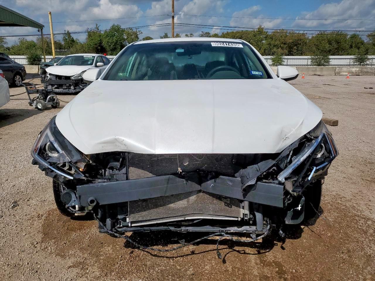 2020 Hyundai Elantra Se - Image 5