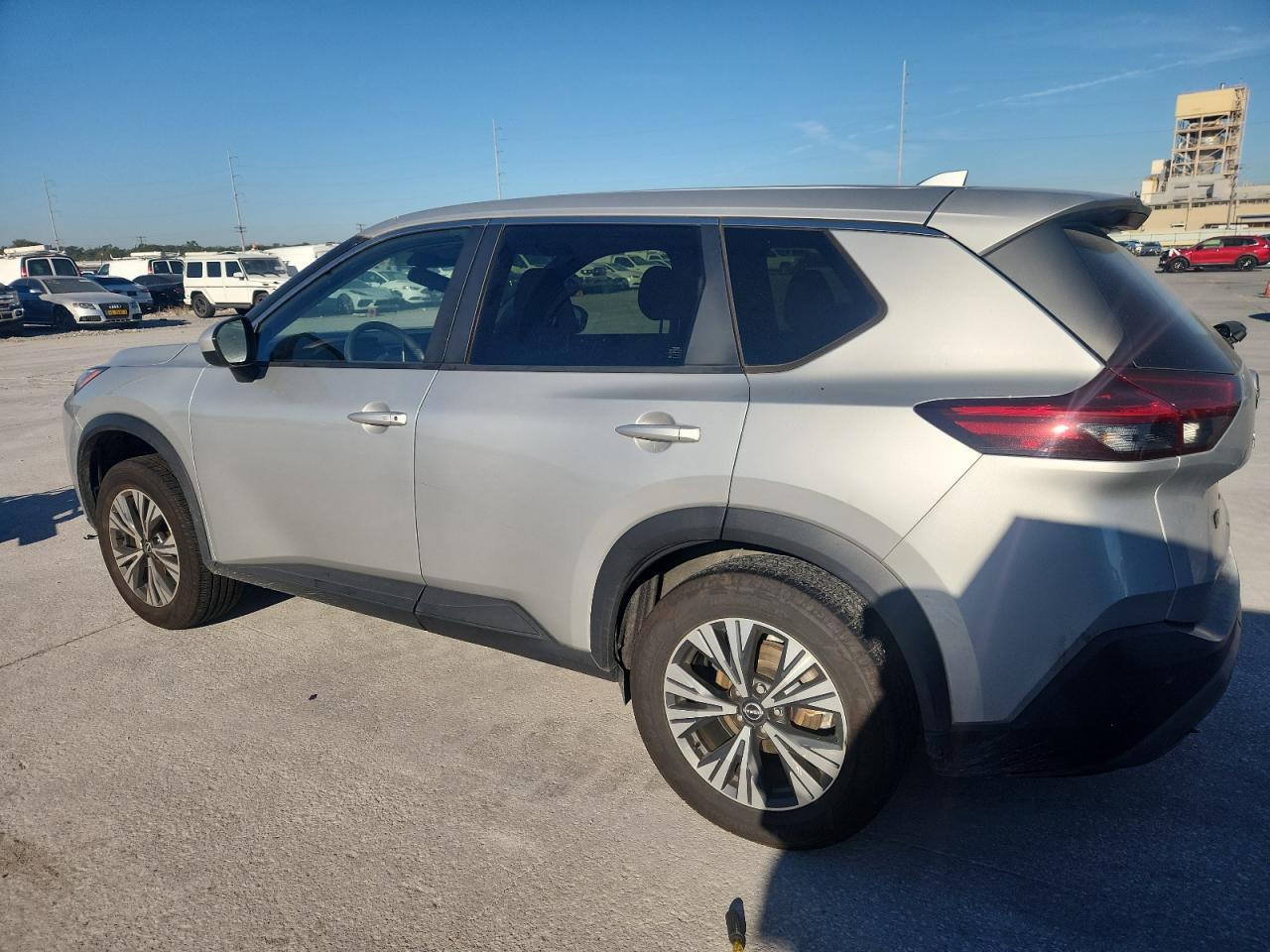 2023 Nissan Rogue Sv - Фото 2