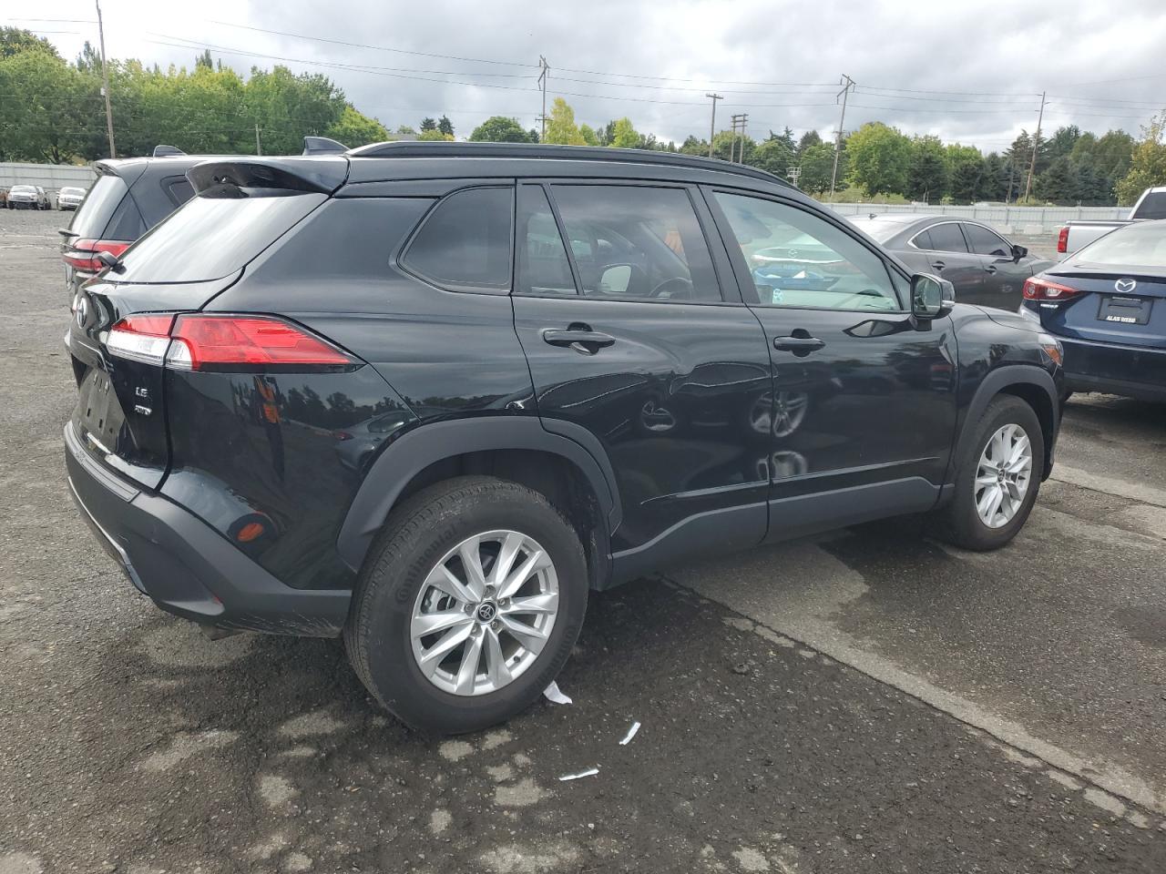 2022 Toyota Corolla Cross Le - Image 3