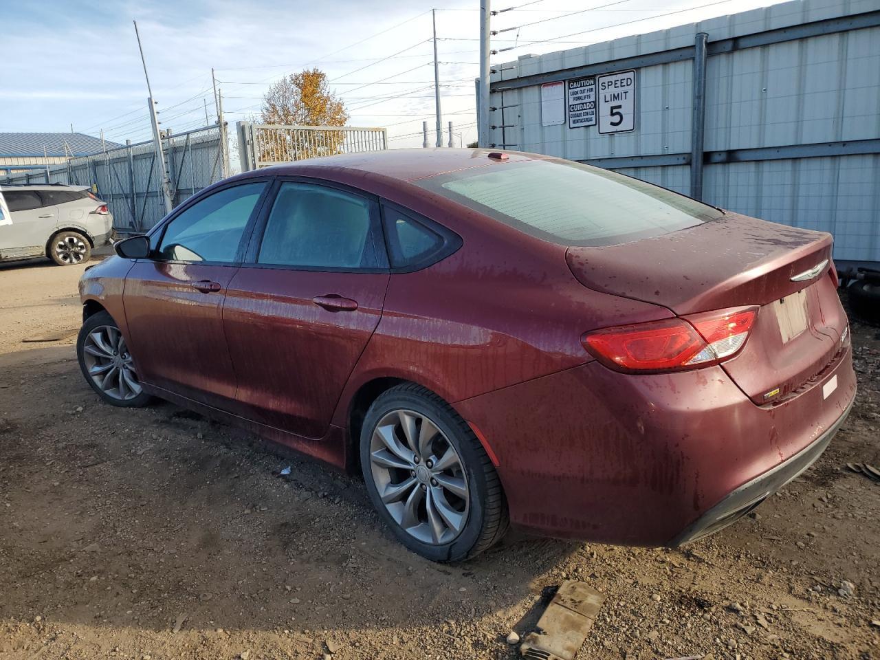 2015 Chrysler 200 S - Фото 2