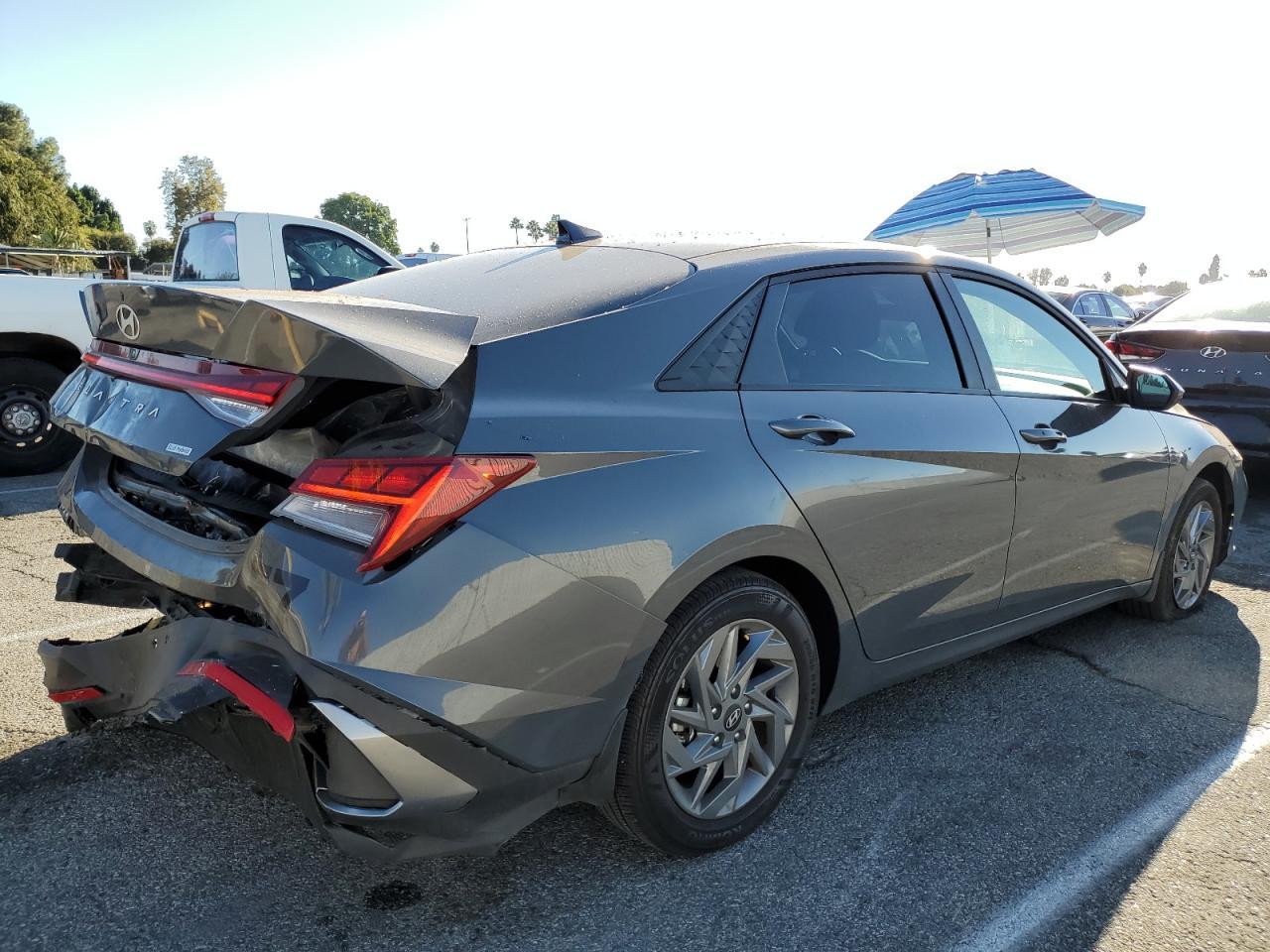 2025 Hyundai Elantra Blue - Image 3