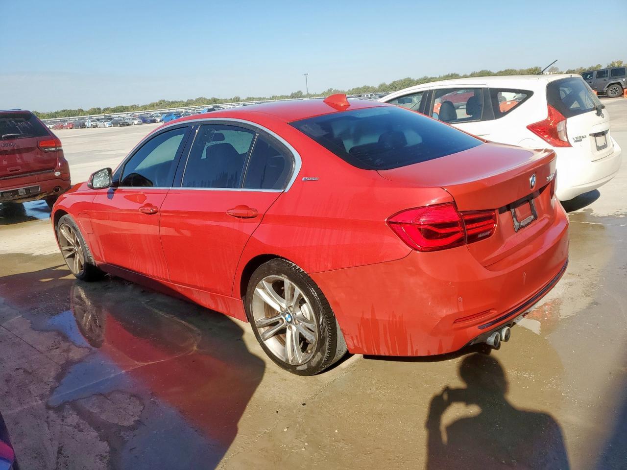 2017 BMW 330E - Фото 2