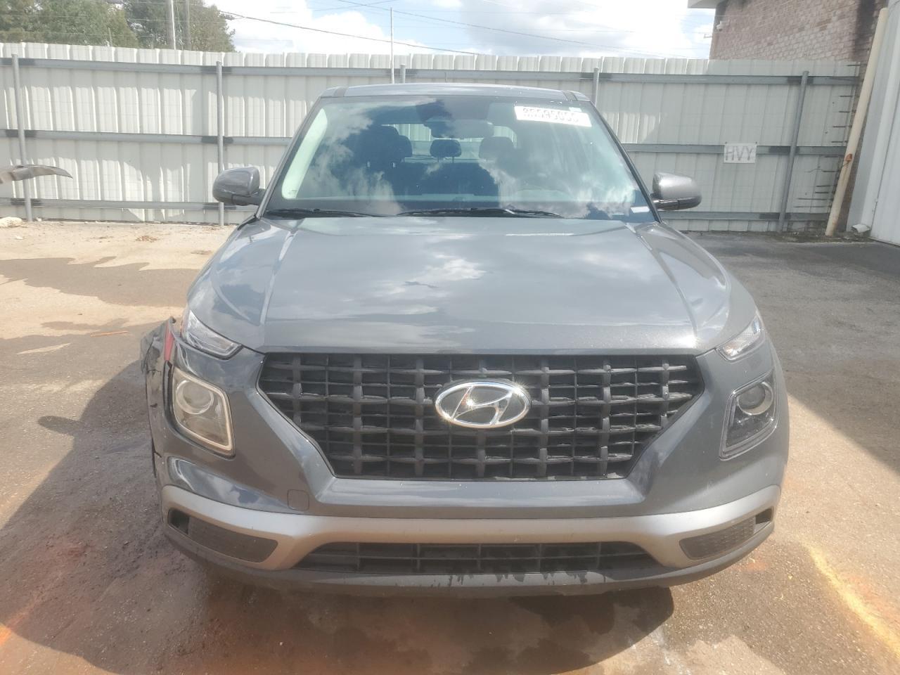 2024 Hyundai Venue Se - Image 5