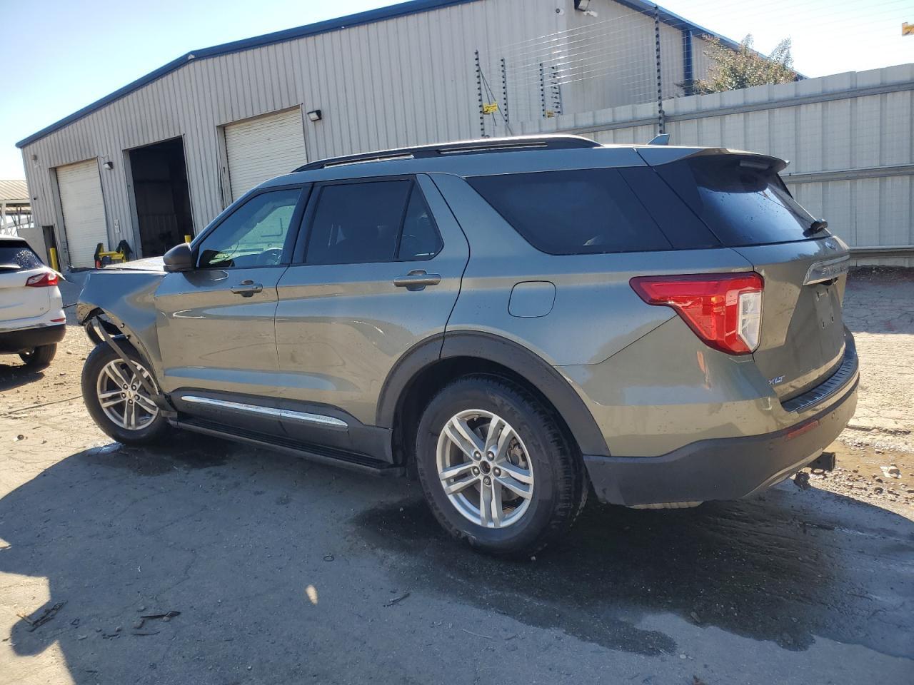 2020 Ford Explorer Xlt - Фото 2