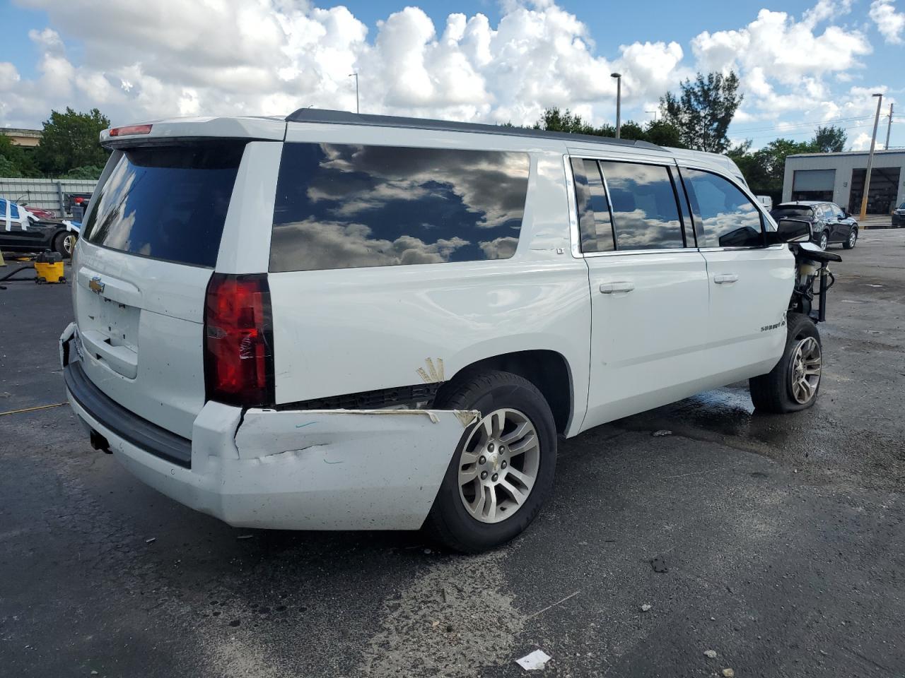 2018 Chevrolet Suburban C1500 Lt - Image 3