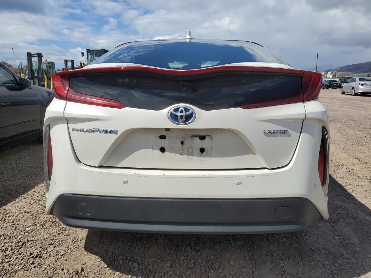 2020 Toyota Prius Prime Le - Фото 6