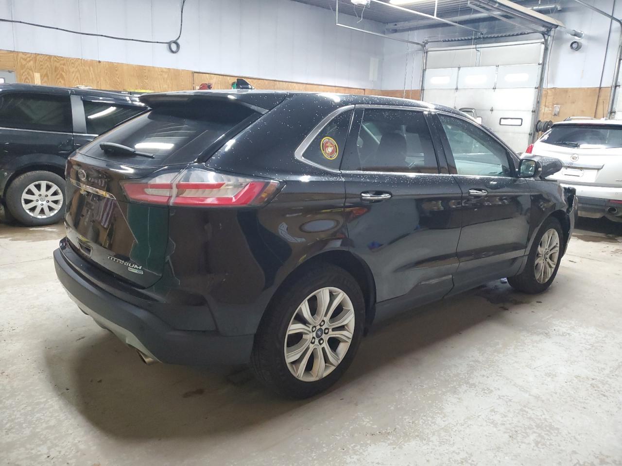 2020 Ford Edge Titanium - Image 3