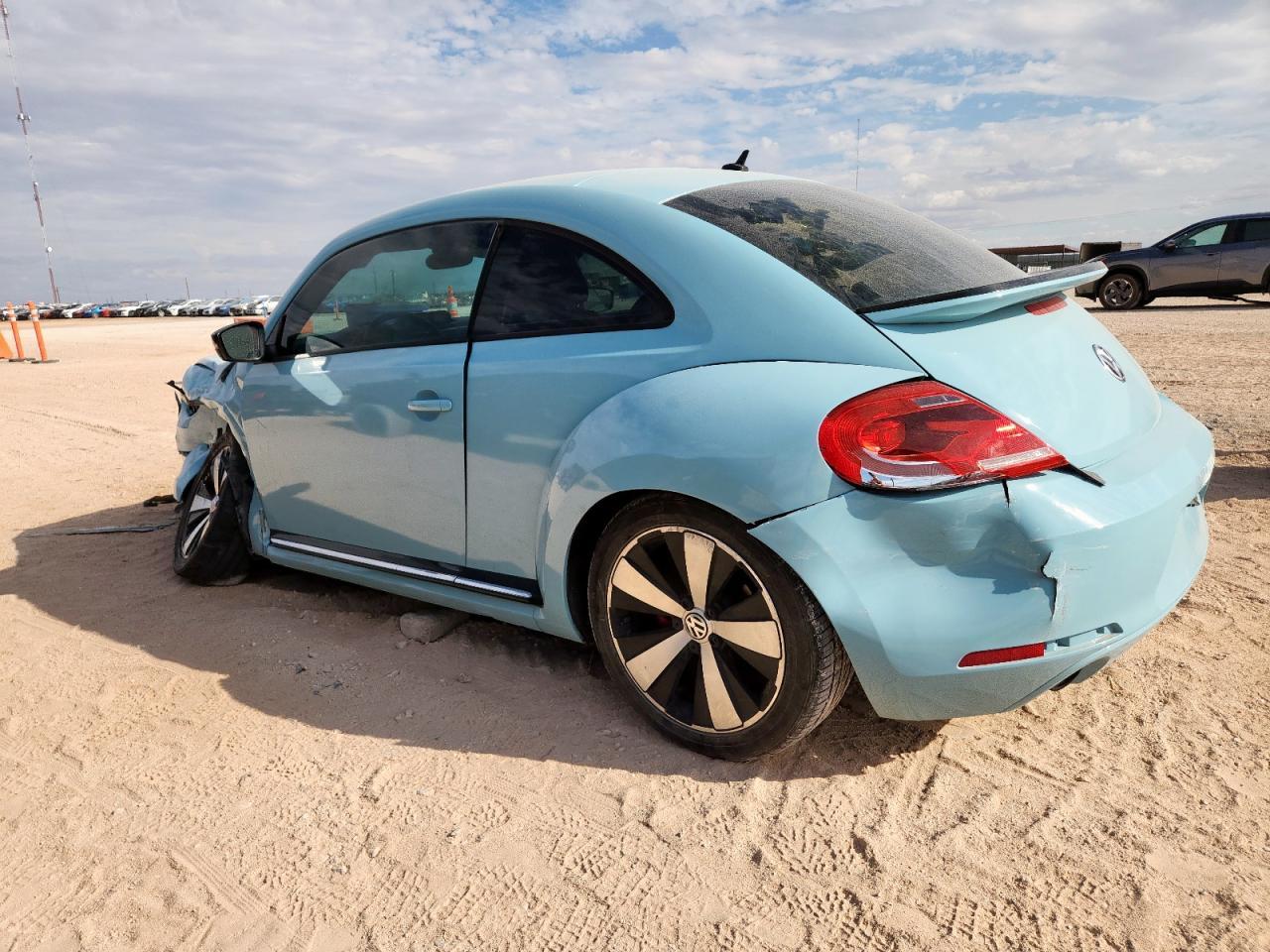 2013 Volkswagen Beetle Turbo - Фото 2