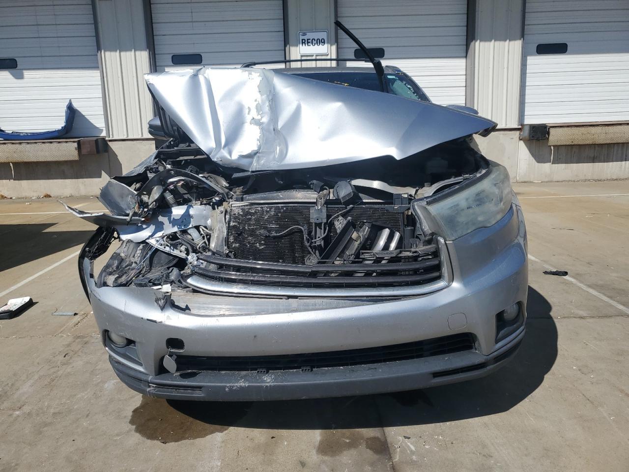 2016 Toyota Highlander Xle - Image 5