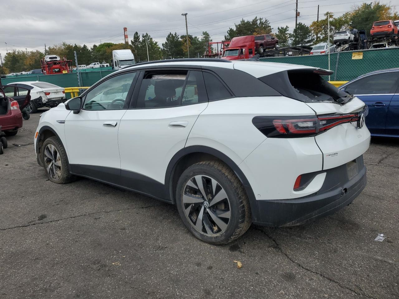 2023 Volkswagen Id.4 Pro - Image 2