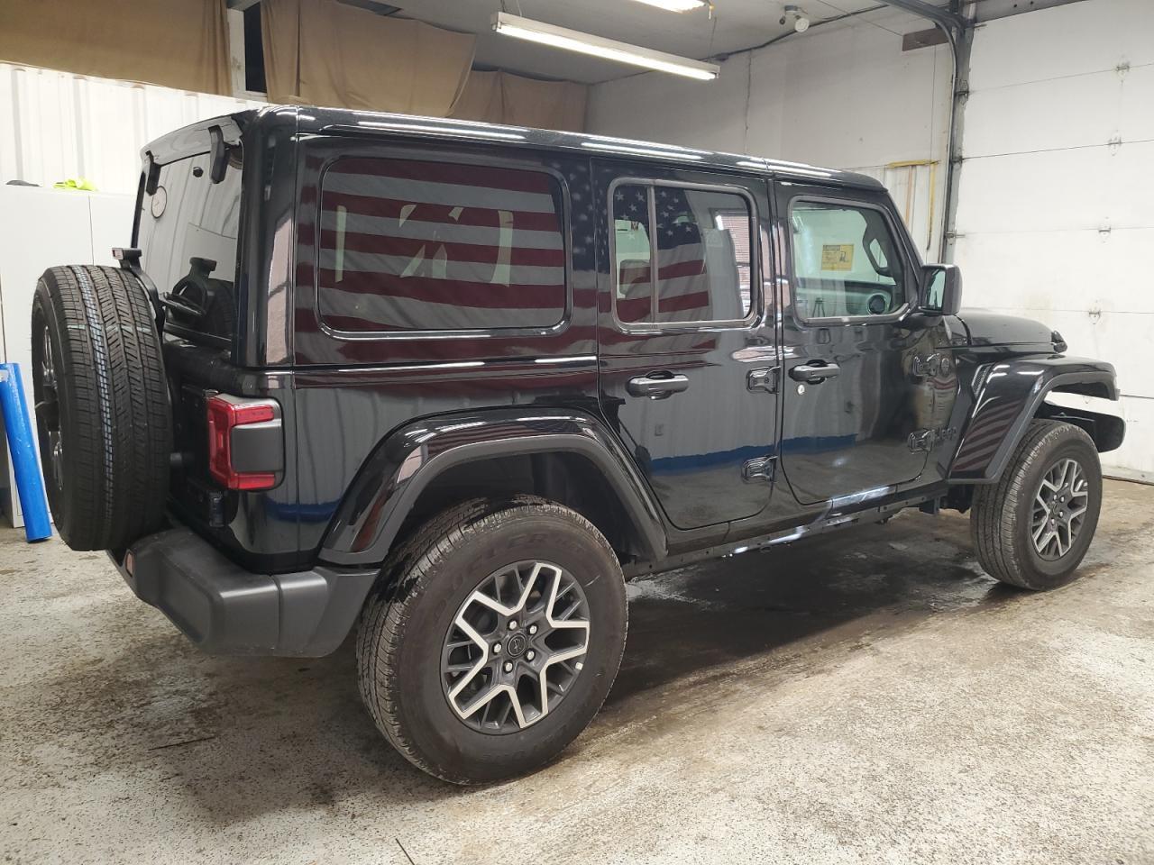2025 Jeep Wrangler Sahara - Фото 3