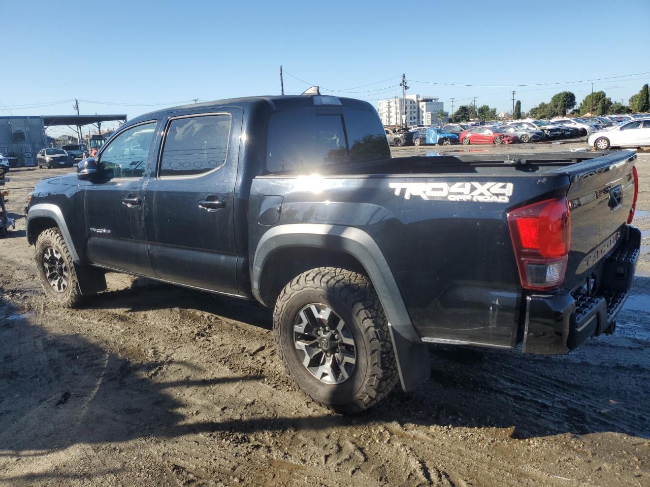 2018 Toyota Tacoma Double Cab - Фото 2