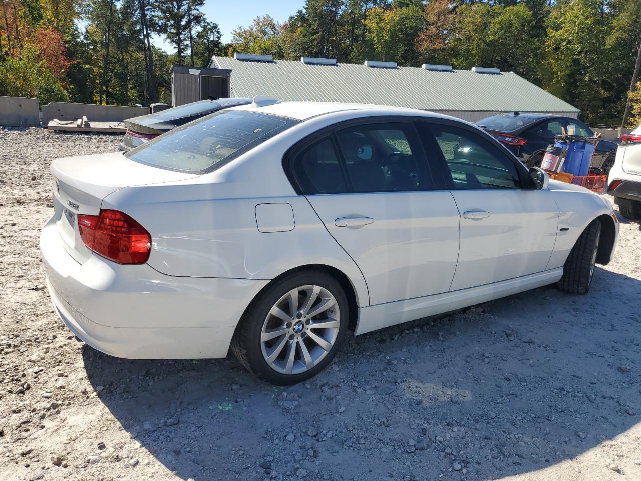 2011 BMW 328 I - Фото 3