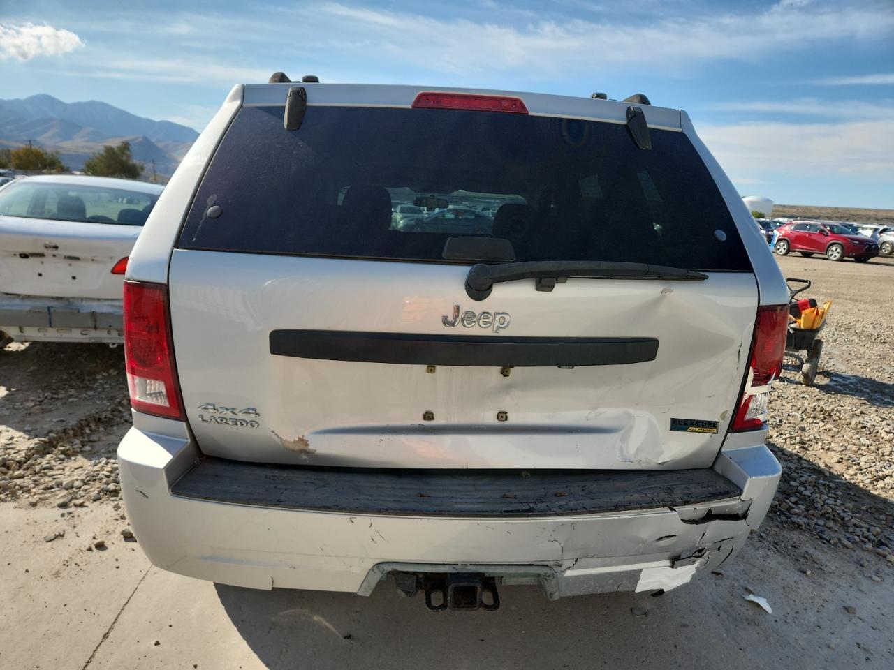 2007 Jeep Grand Cherokee Laredo - Image 6