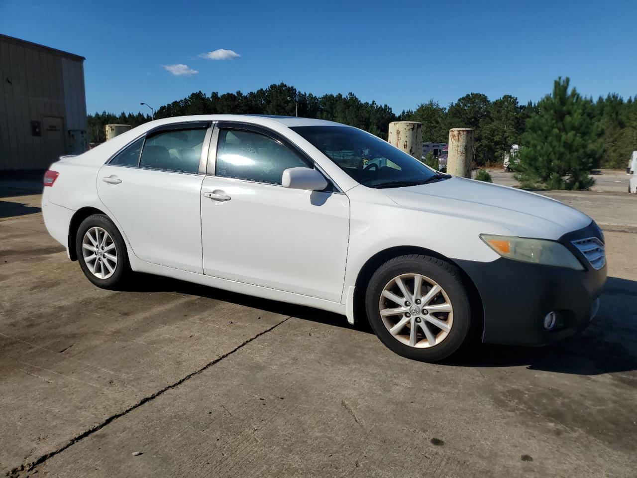 2010 Toyota Camry - Image 4