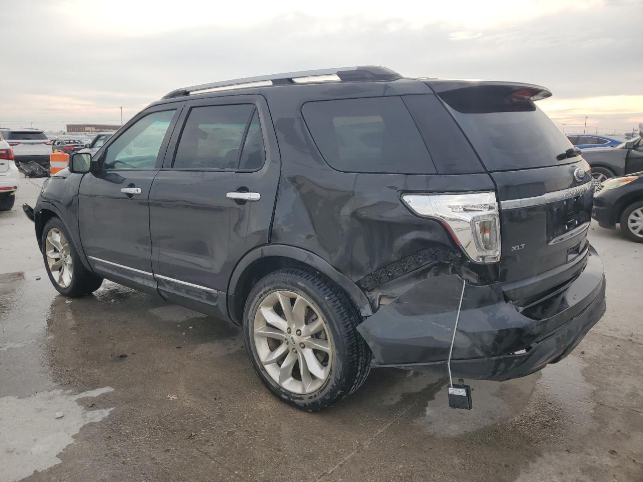 2015 Ford Explorer Xlt - Фото 2
