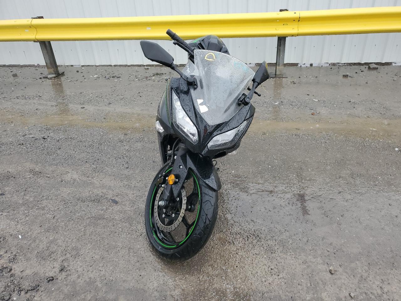 2015 Kawasaki Ex300 A - Image 2