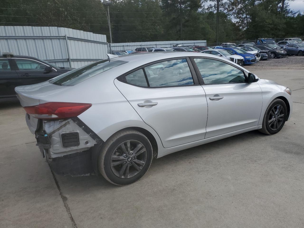 2018 Hyundai Elantra Sel - Фото 3