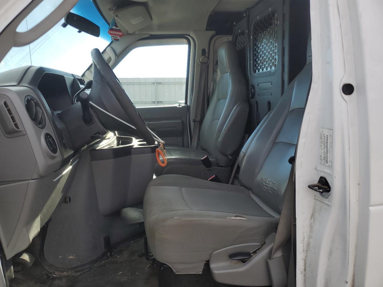 2011 Ford Econoline E250 Van - Image 7