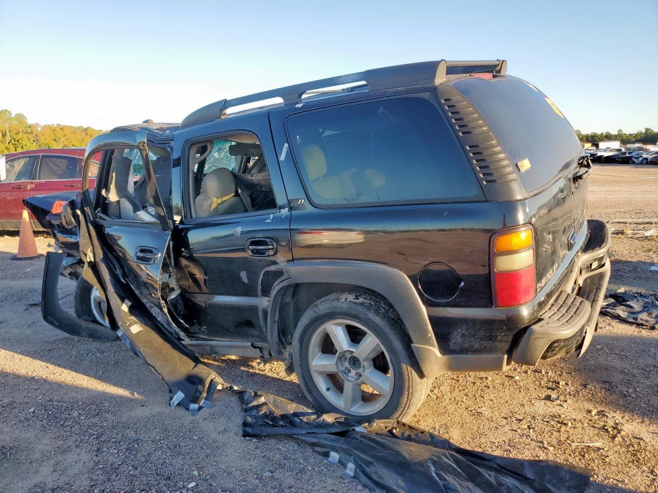 2004 Chevrolet Tahoe K1500 - Фото 2