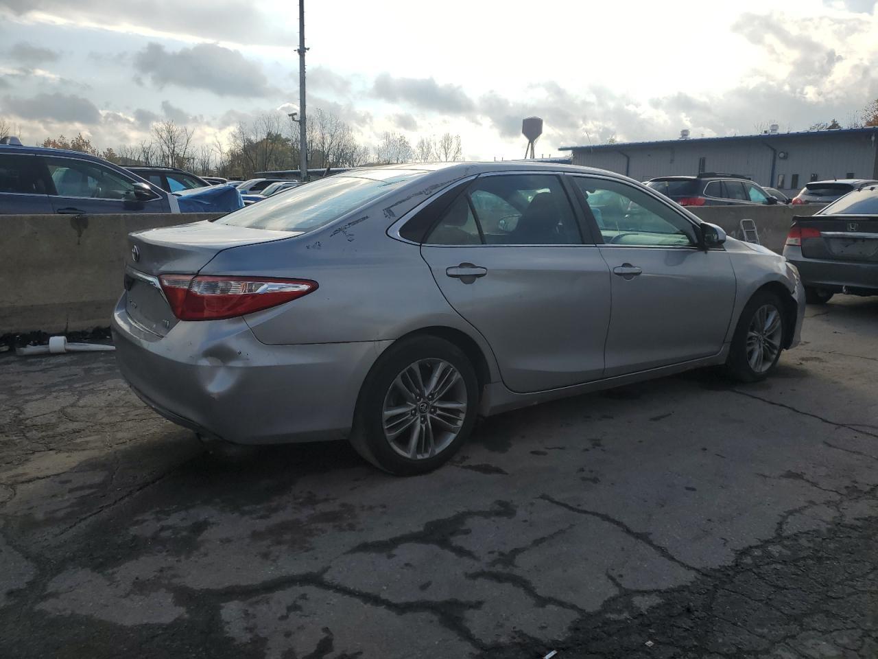 2015 Toyota Camry Hybrid - Фото 3