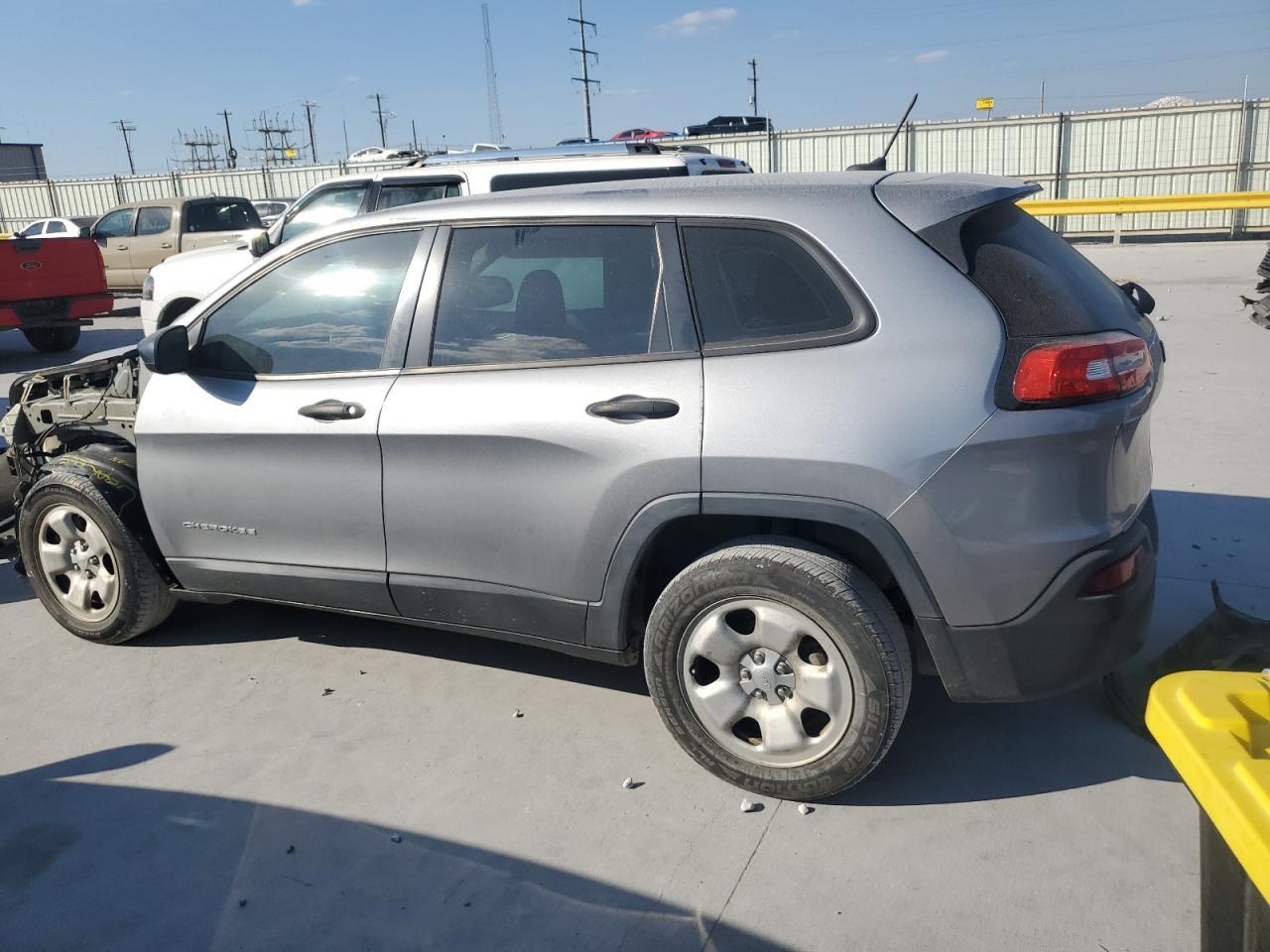 2014 Jeep Cherokee Sport - Image 2