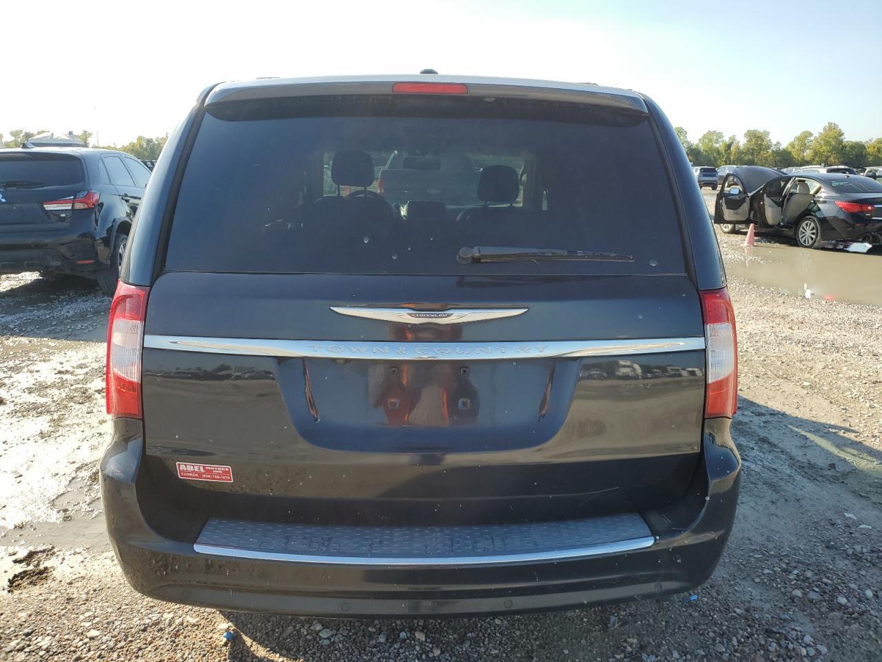 2014 Chrysler Town & Country Touring L - Фото 6