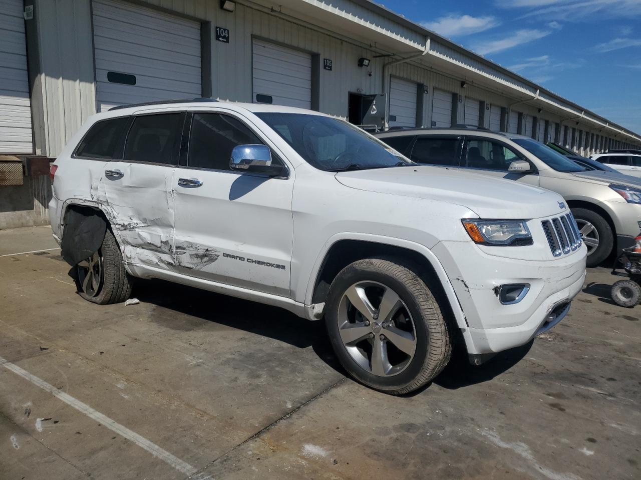 2015 Jeep Grand Cherokee Overland - Image 4