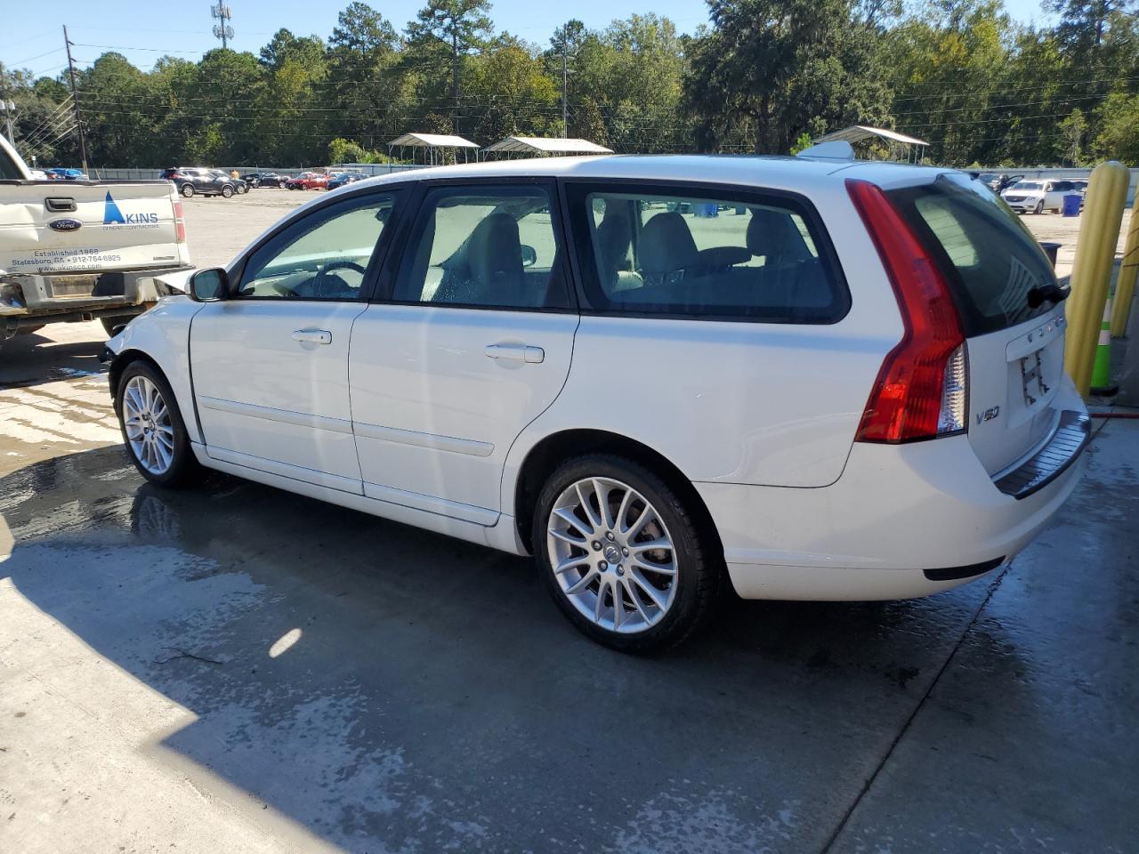 2009 Volvo V50 2.4I - Фото 2