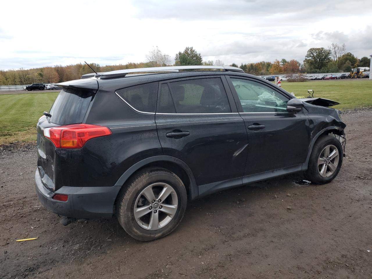 2015 Toyota Rav4 Xle - Image 3