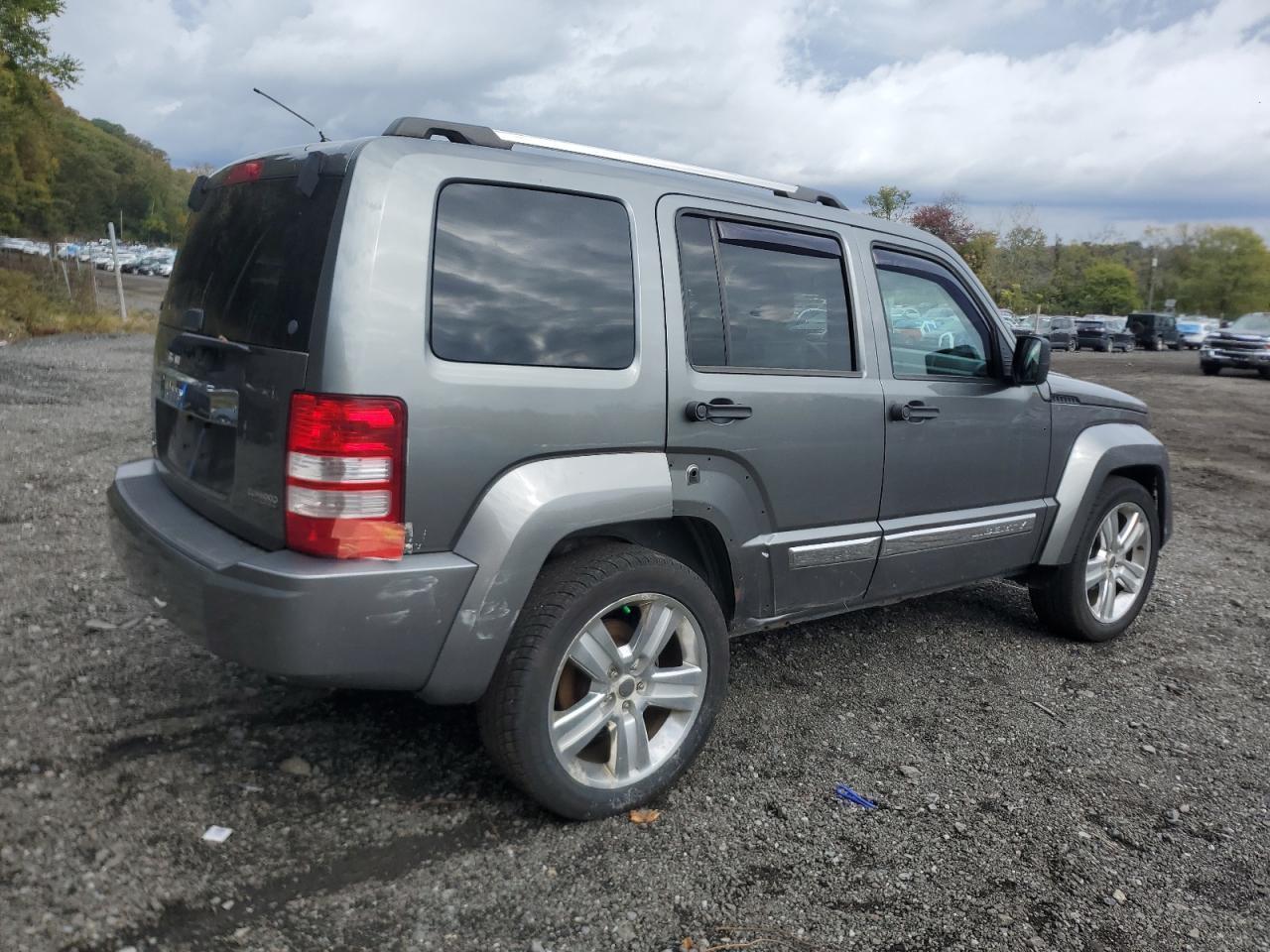 2012 Jeep Liberty Jet - Фото 3