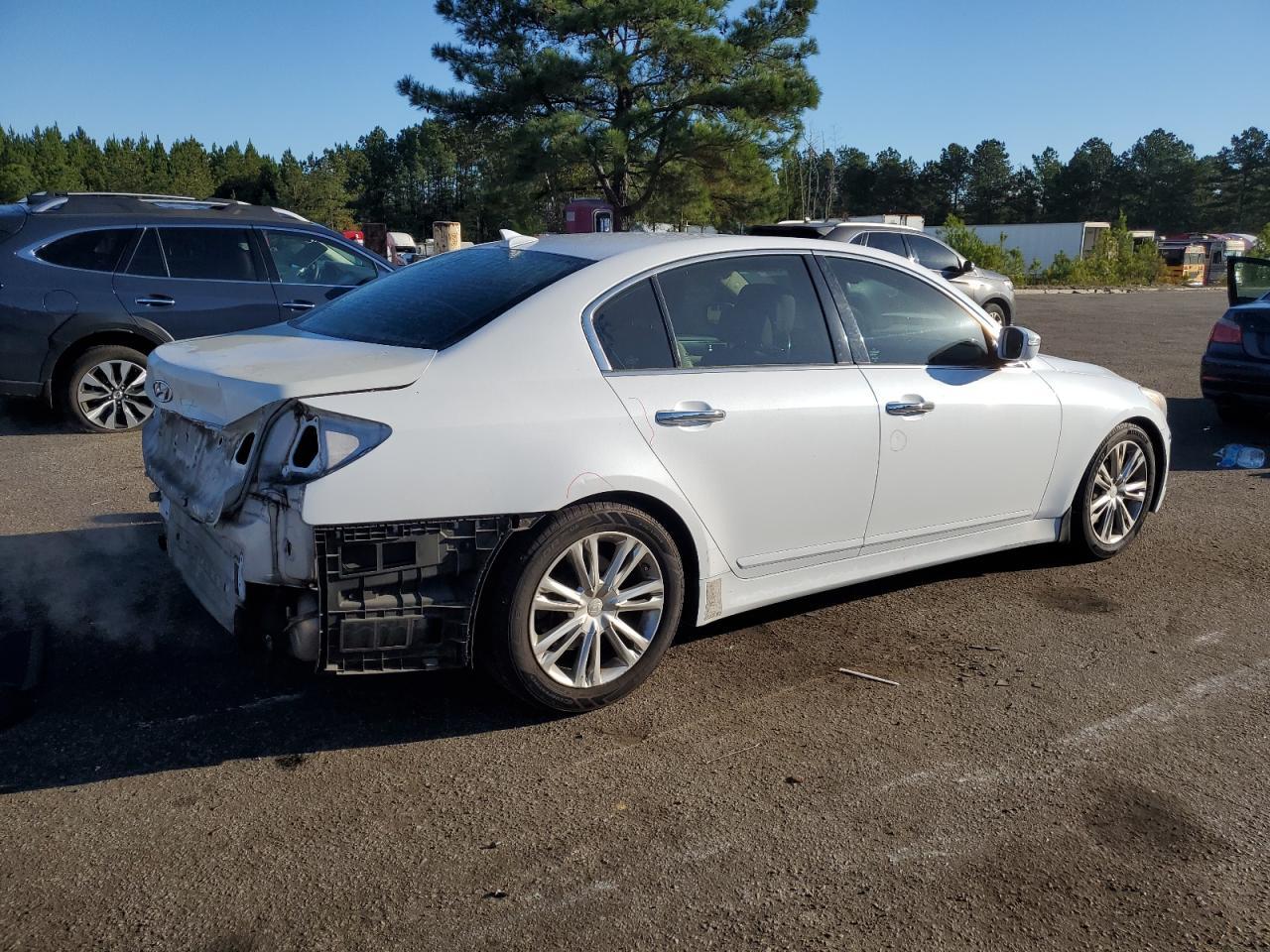 2013 Hyundai Genesis 3.8L - Фото 3