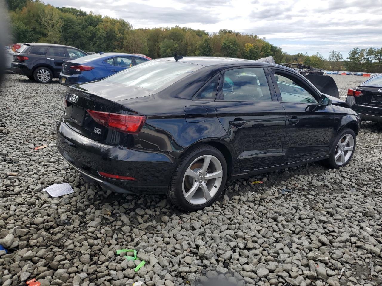 2017 Audi A3 Premium - Фото 3