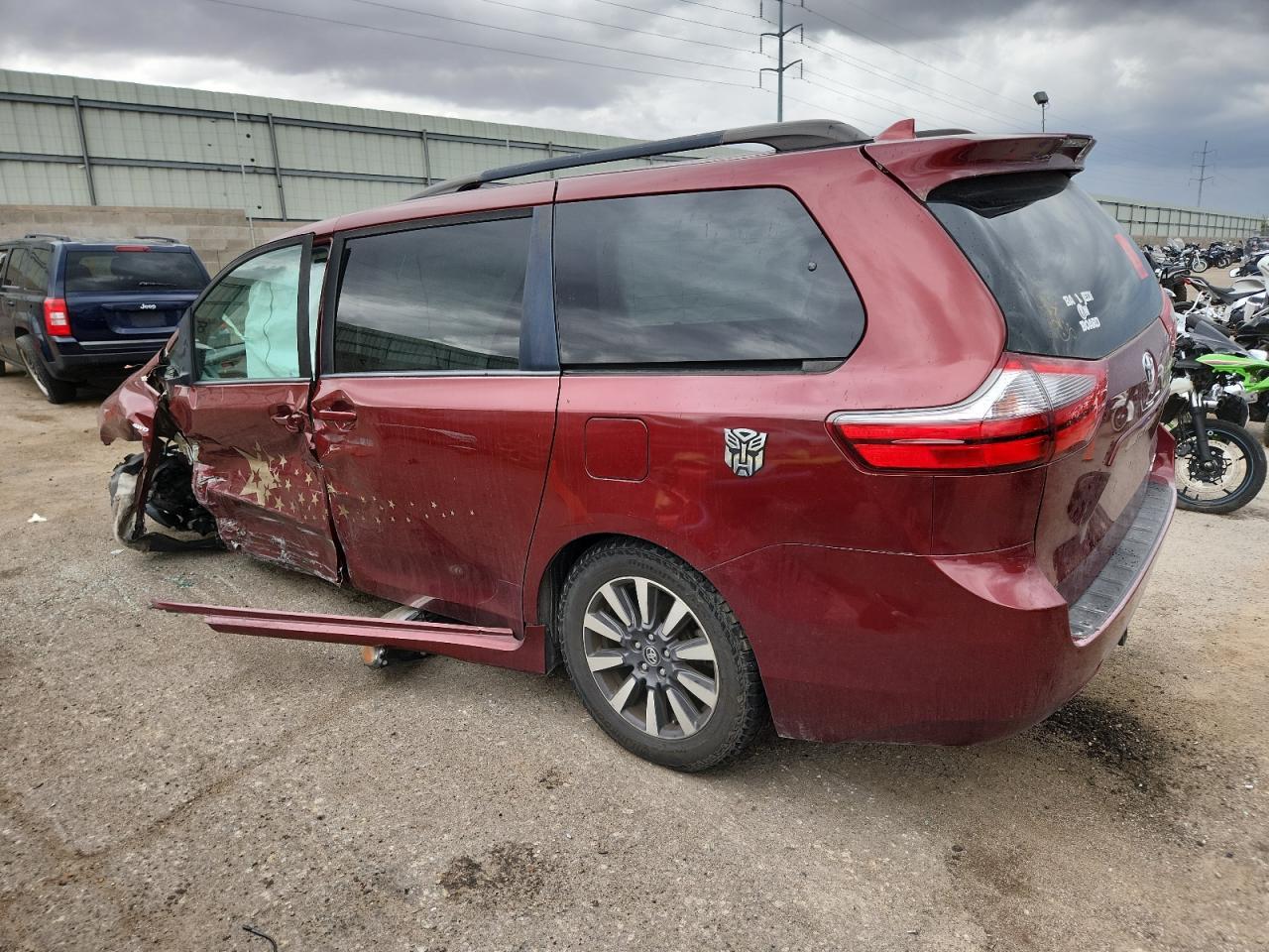 2020 Toyota Sienna Le - Фото 2