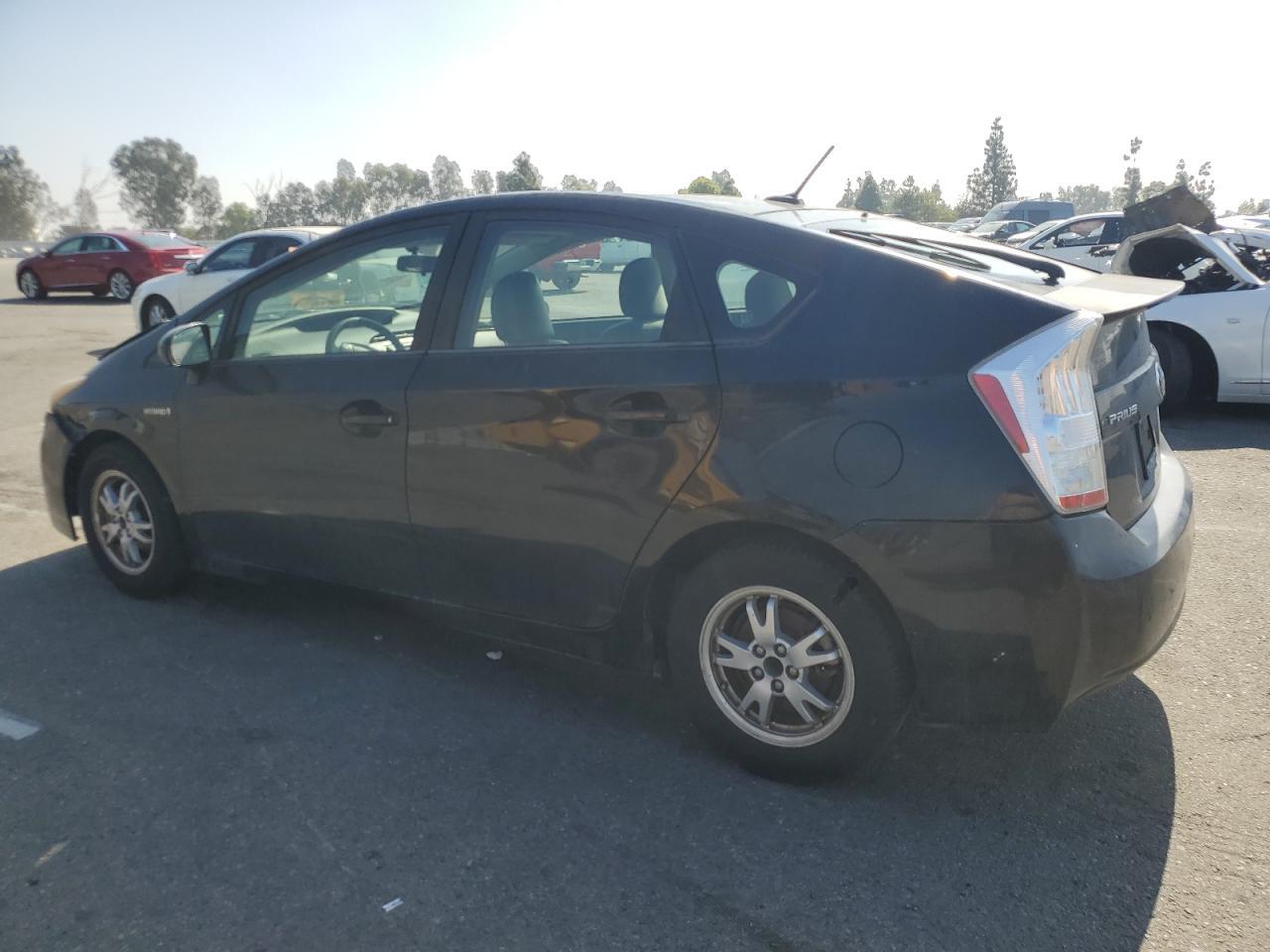 2011 Toyota Prius - Image 2