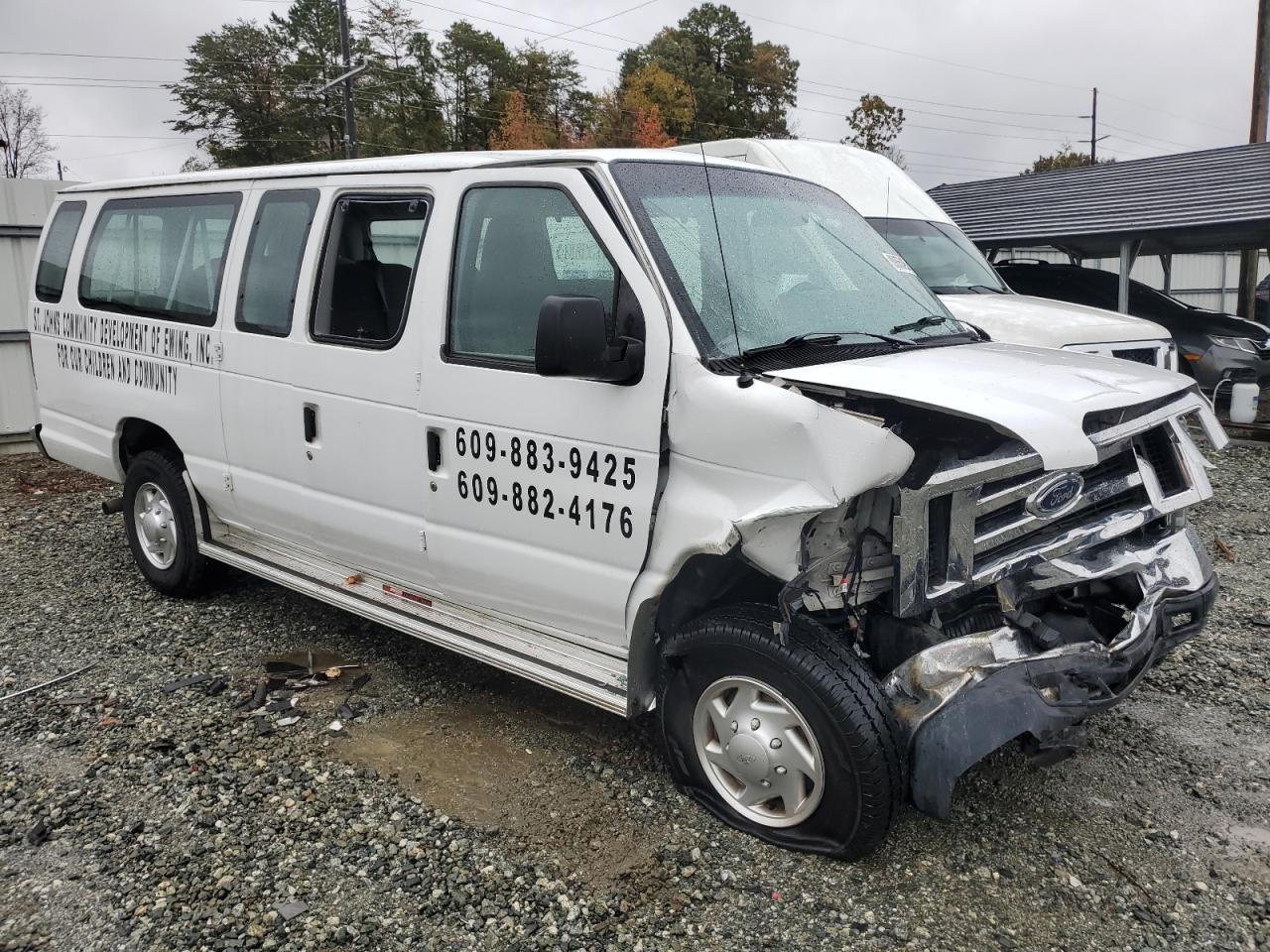 2012 Ford Econoline E350 Super Duty Wagon - Фото 4