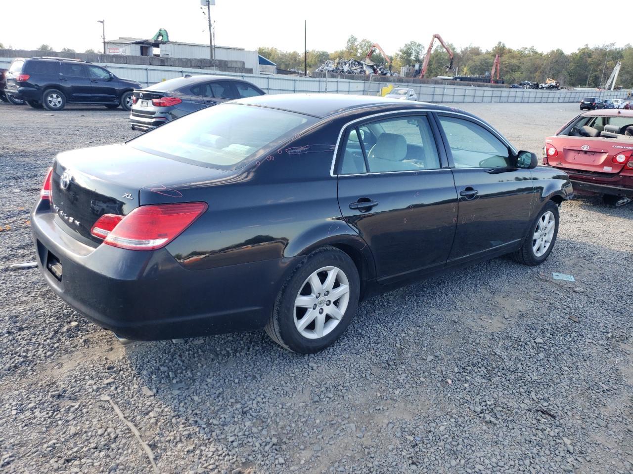 2006 Toyota Avalon Xl - Image 3