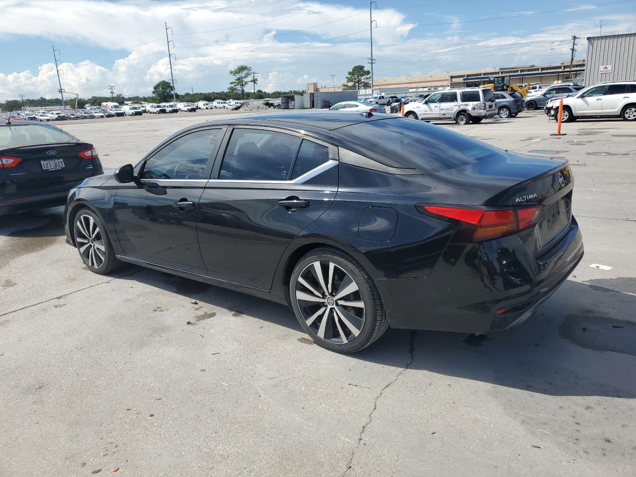 2019 Nissan Altima Sr - Фото 2