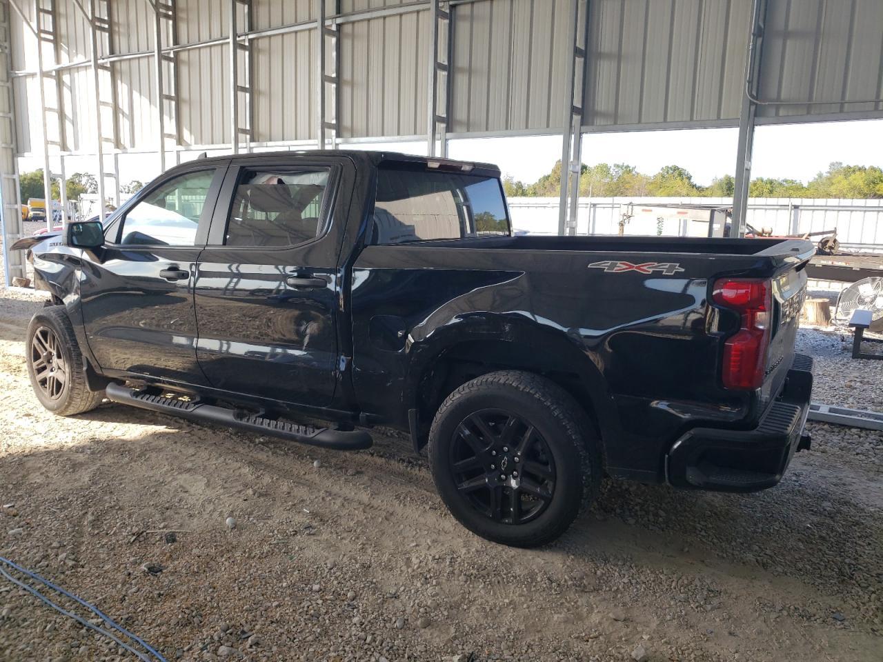 2024 Chevrolet Silverado K1500 Custom - Фото 2