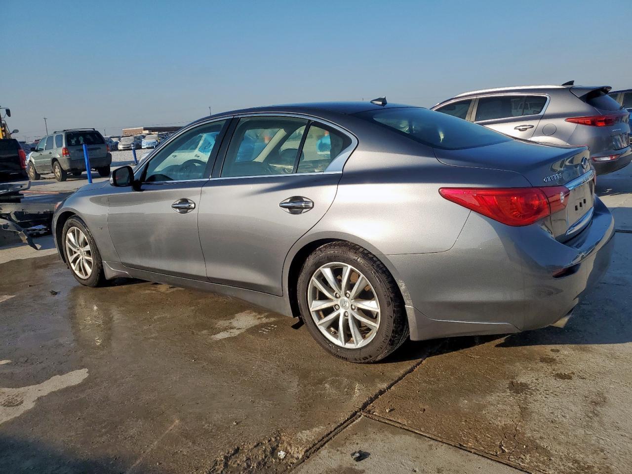 2015 Infiniti Q50 Base - Фото 2