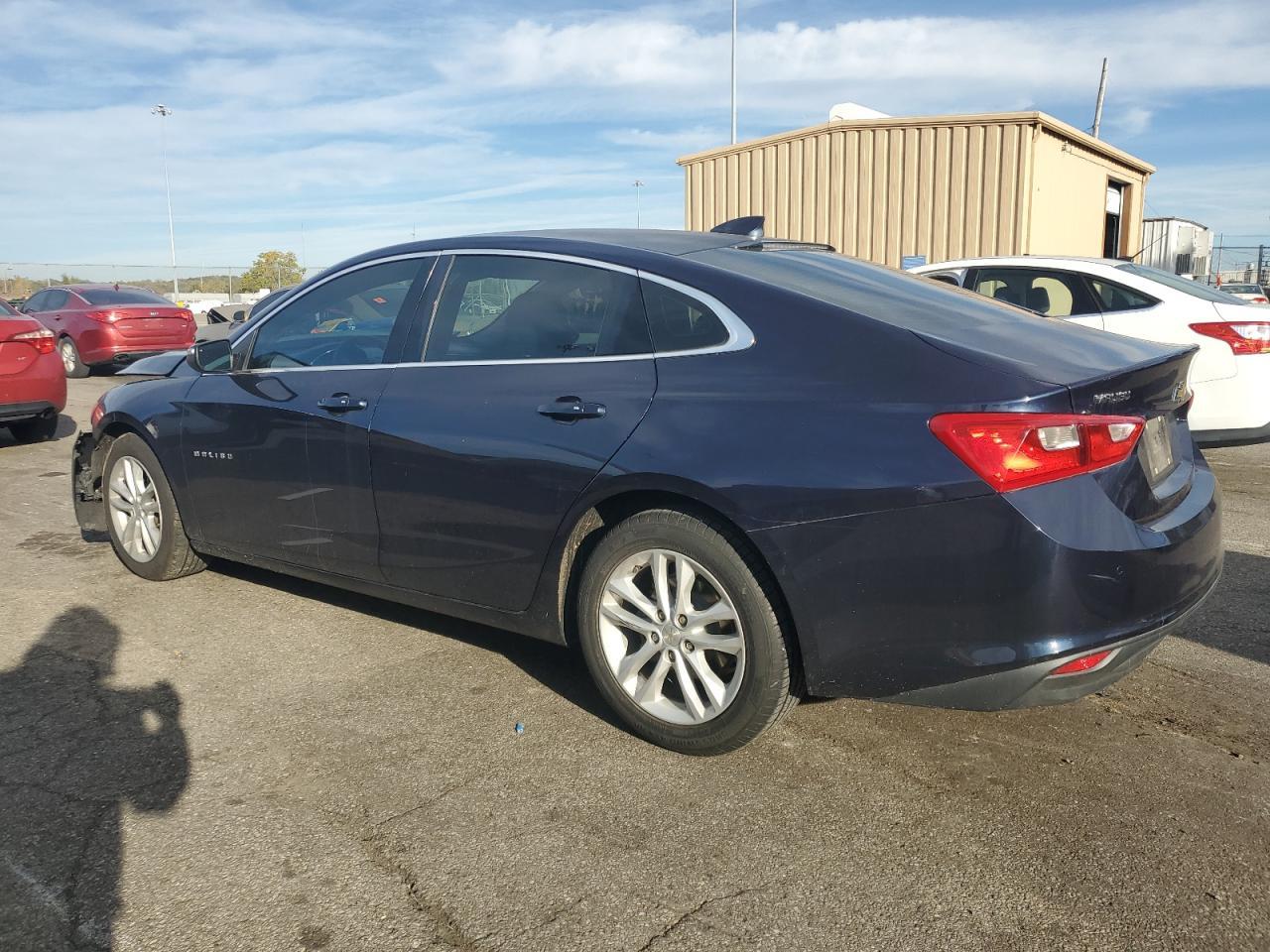 2017 Chevrolet Malibu Lt - Image 2