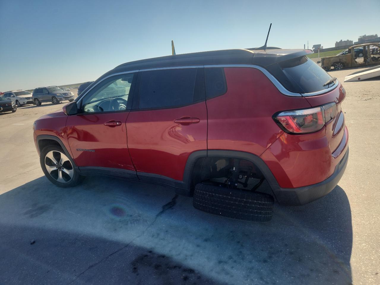 2018 Jeep Compass Latitude - Image 2