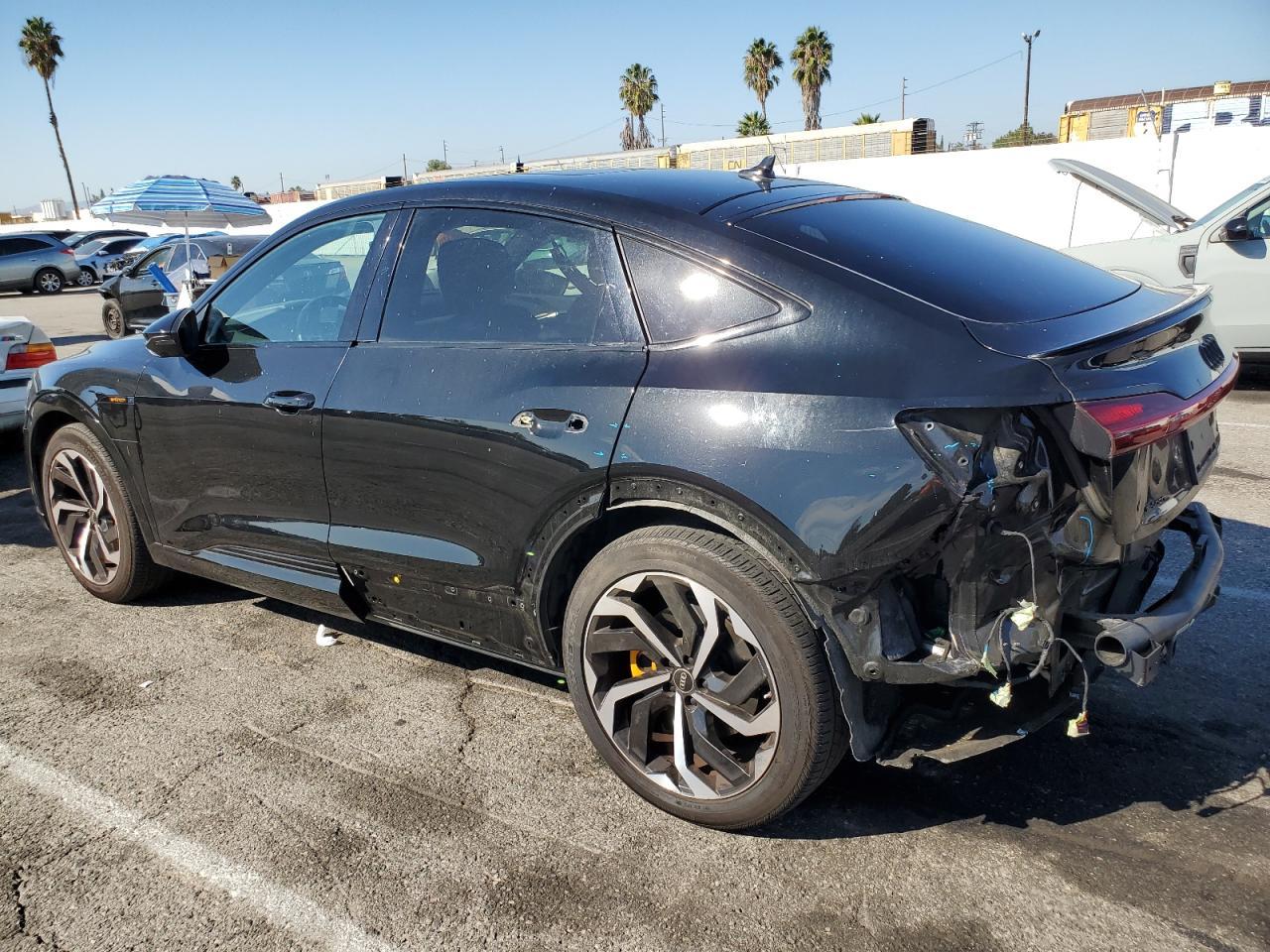 2022 Audi E-Tron Sportback Premium Plus - Фото 2