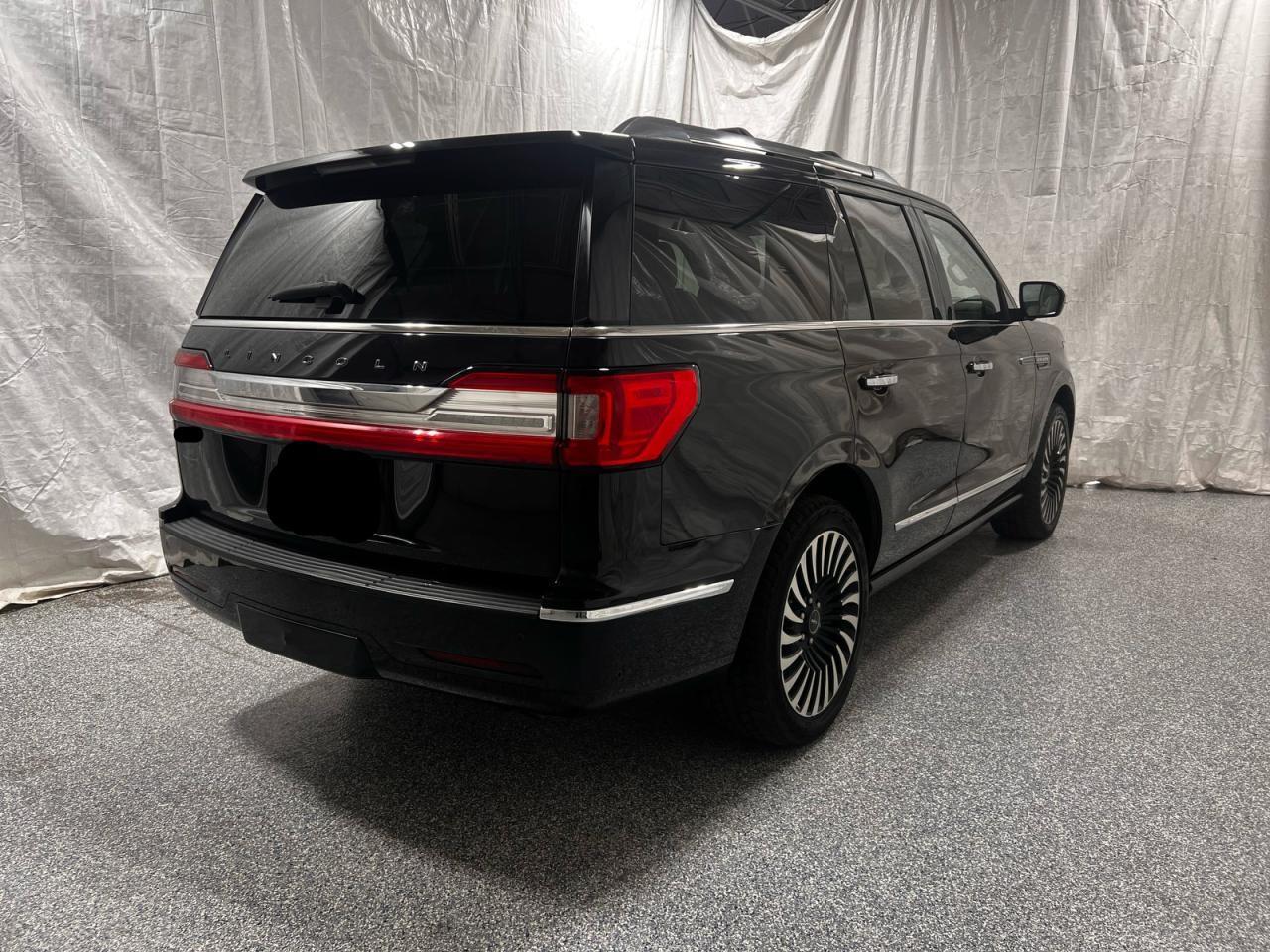 2019 Lincoln Navigator Black Label - Image 4