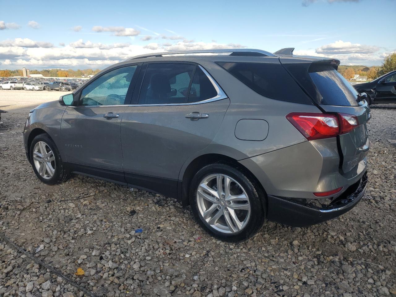 2019 Chevrolet Equinox Premier - Image 2