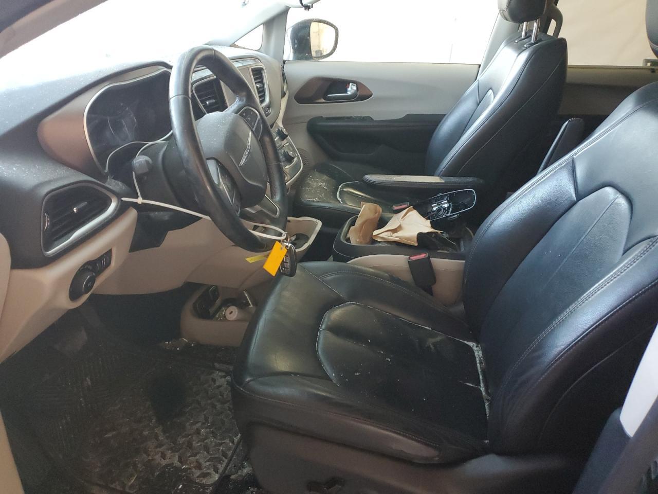 2017 Chrysler Pacifica Touring L - Фото 7