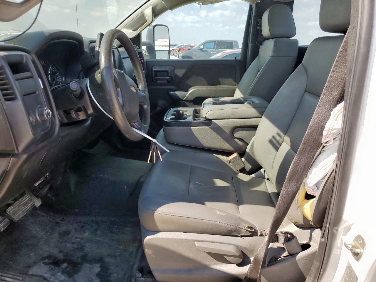 2018 Chevrolet Silverado C2500 Heavy Duty - Image 7